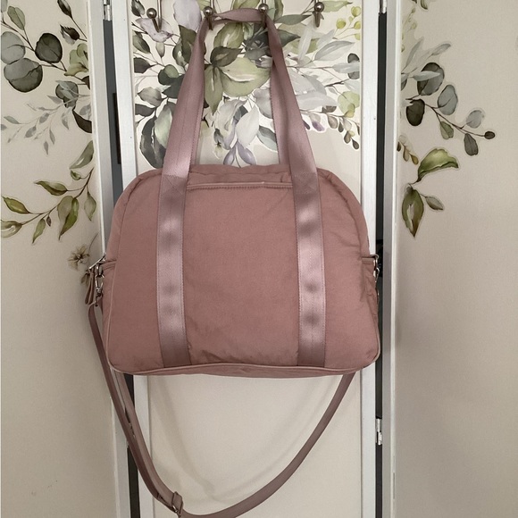🧳 ISAAC MIZRAHI overnight bag weekender pink EUC - Picture 4 of 12